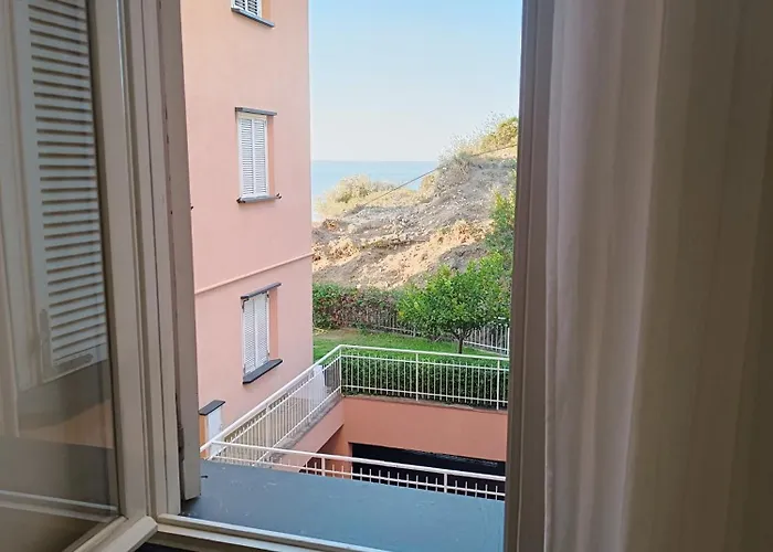 Punta Sole, Vista Mare, Con Giardino Privato, Parcheggio Privato Gratis Bordighera