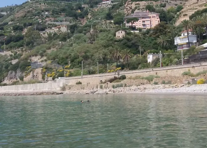 Punta Sole, Vista Mare, Con Giardino Privato, Parcheggio Privato Gratis Bordighera